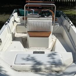 1989 Wahoo Center Console