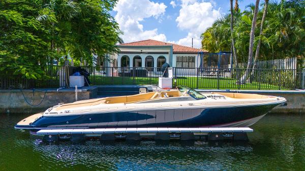 2013 Chris-Craft Launch 32