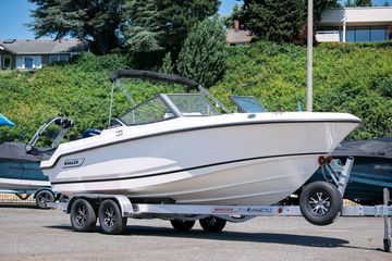 2025 Boston Whaler 210 Vantage