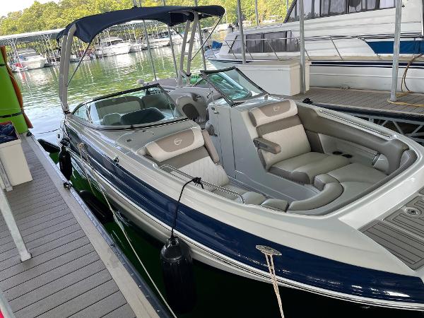 2019 Crownline E255