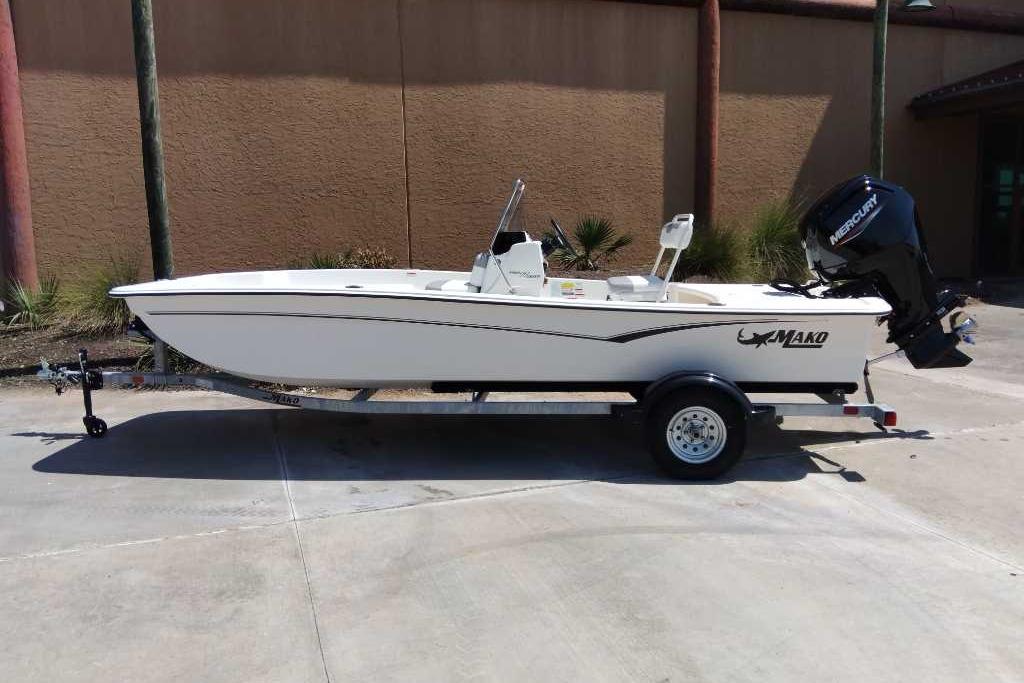 2026 Mako Pro Skiff 17 CC