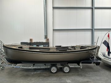 2015 Seafury 800