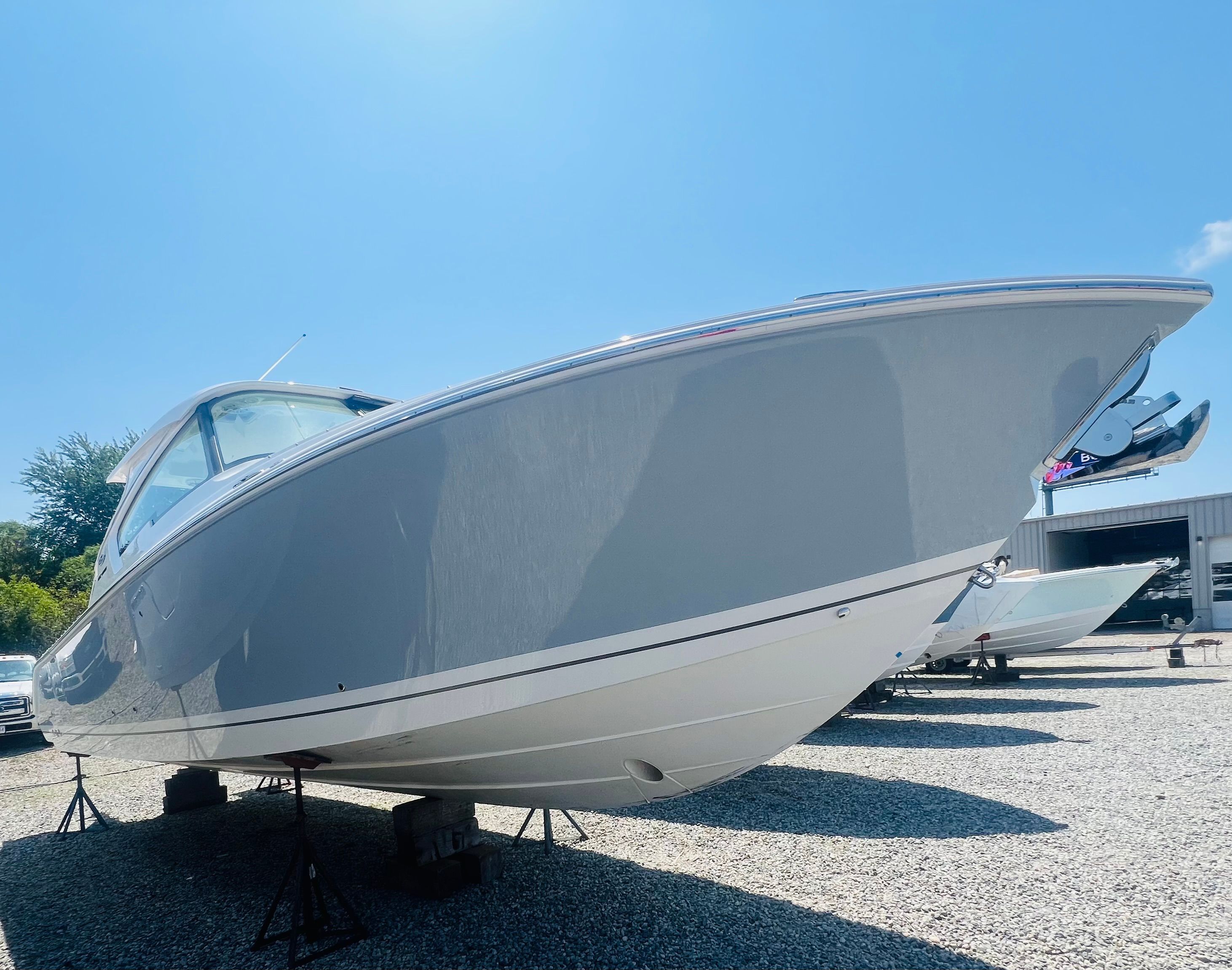 2025 Pursuit DC 326