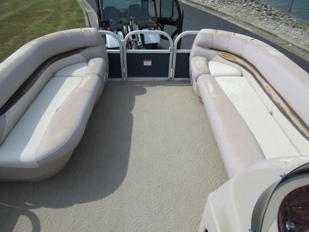 2014 Sun Tracker Party Barge 20 DLX, Indianapolis Indiana 
