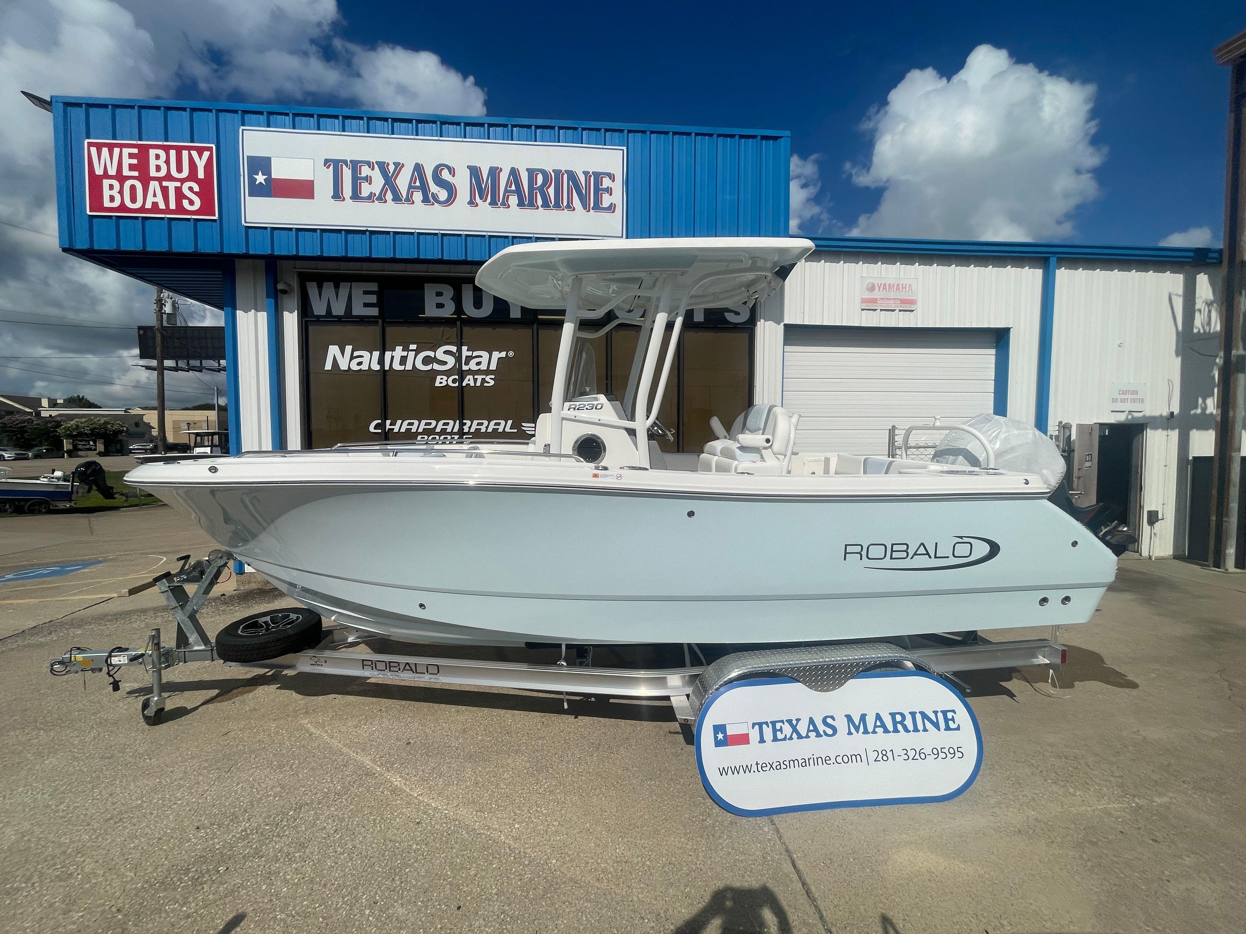 2025 Robalo 230 CC