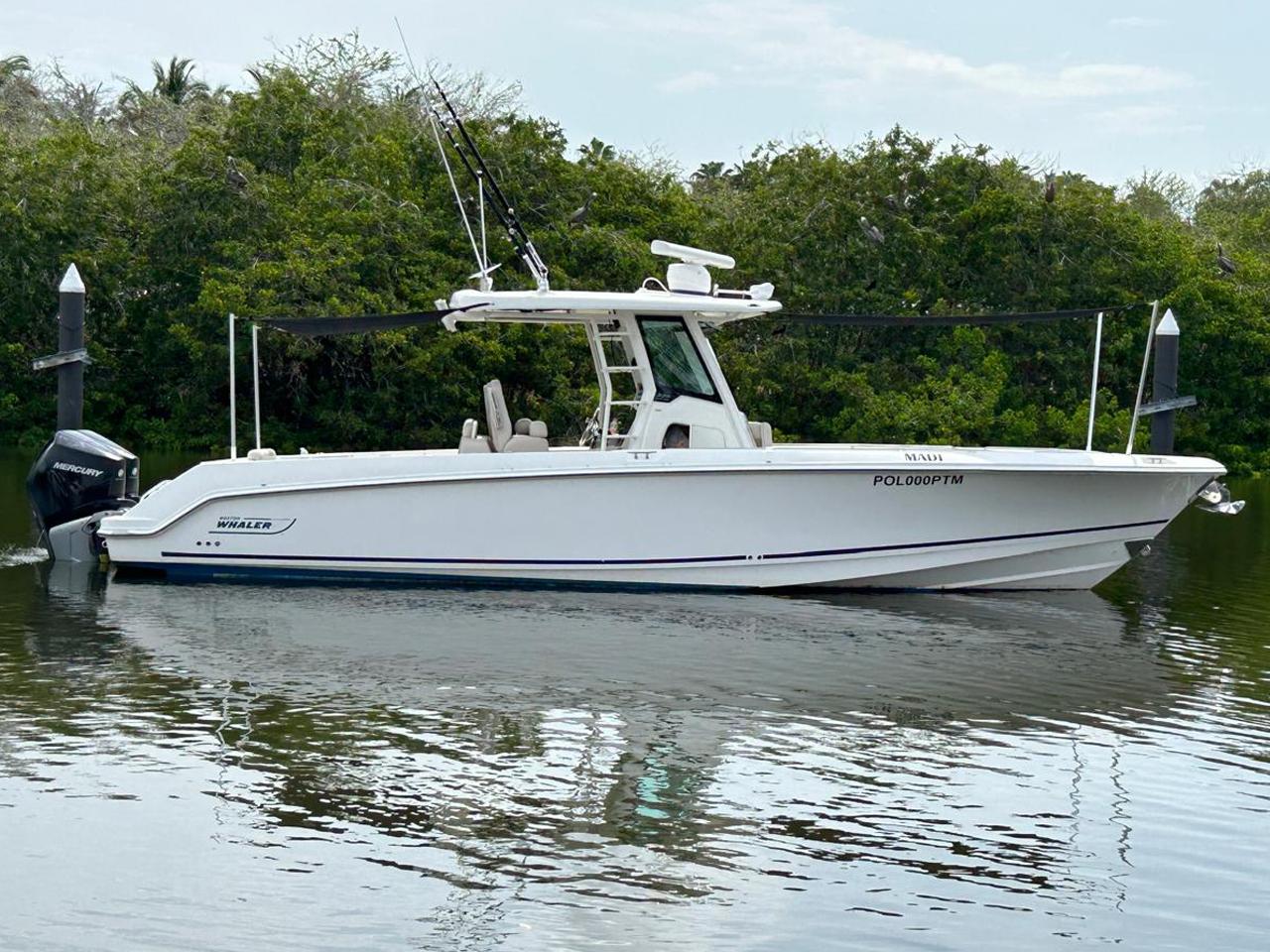 2020 Boston Whaler 330 Outrage