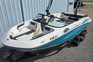 2019 Bayliner VR6 Bowrider I/O