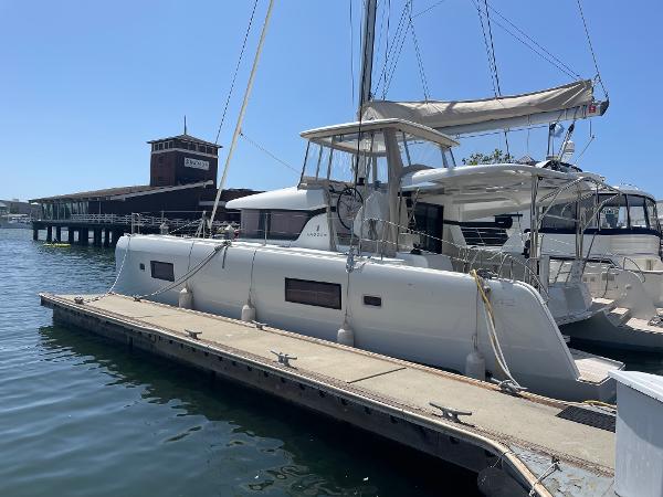 Lagoon 42