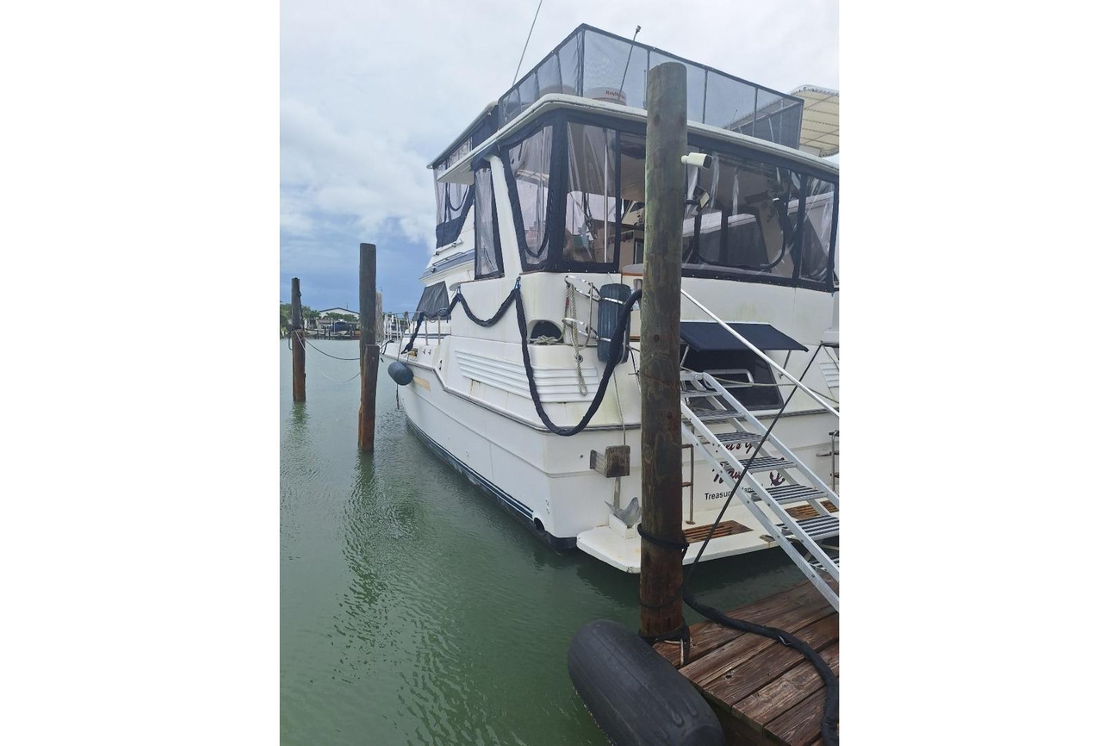 1986 Sea Ray 410 Aft Cabin