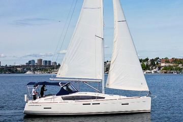2013 Jeanneau 41 Deck Salon