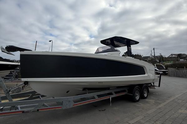 2023 Titan Yachts UX-R LIMITED EDITION