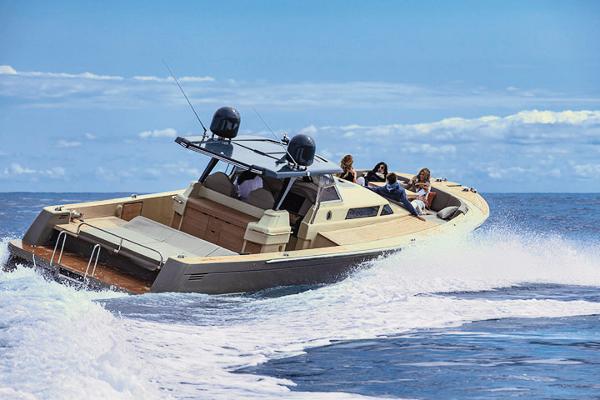 Moonride Runabout 43 Manufacturer Provided Image