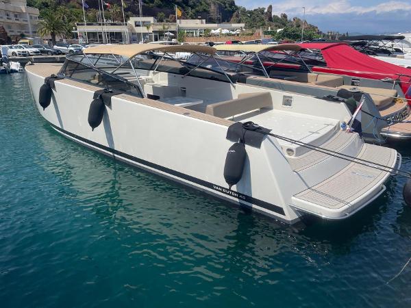 2011 VanDutch 40