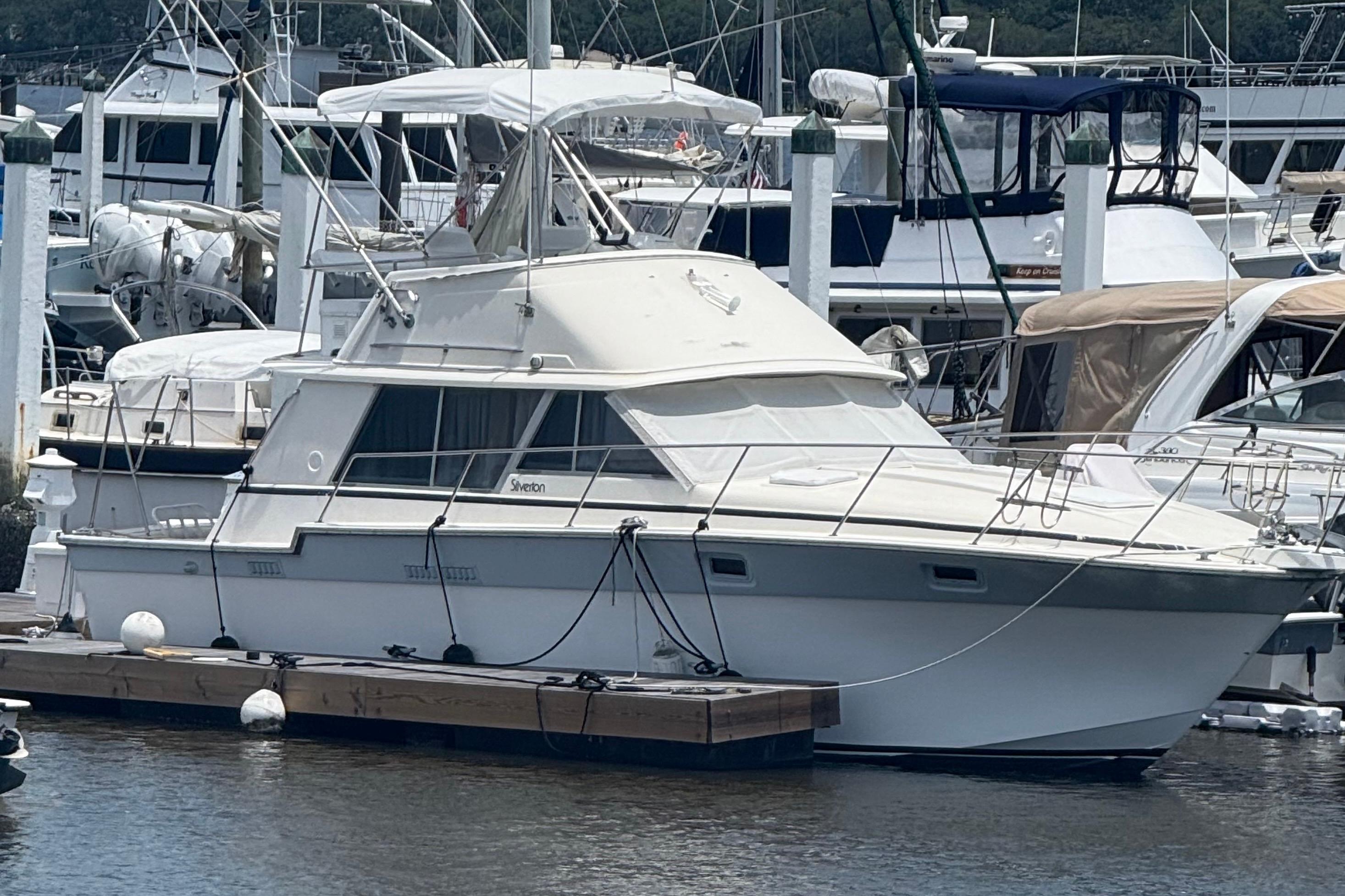 1986 Silverton 34 CONVERTIBLE FLYBRIDGE