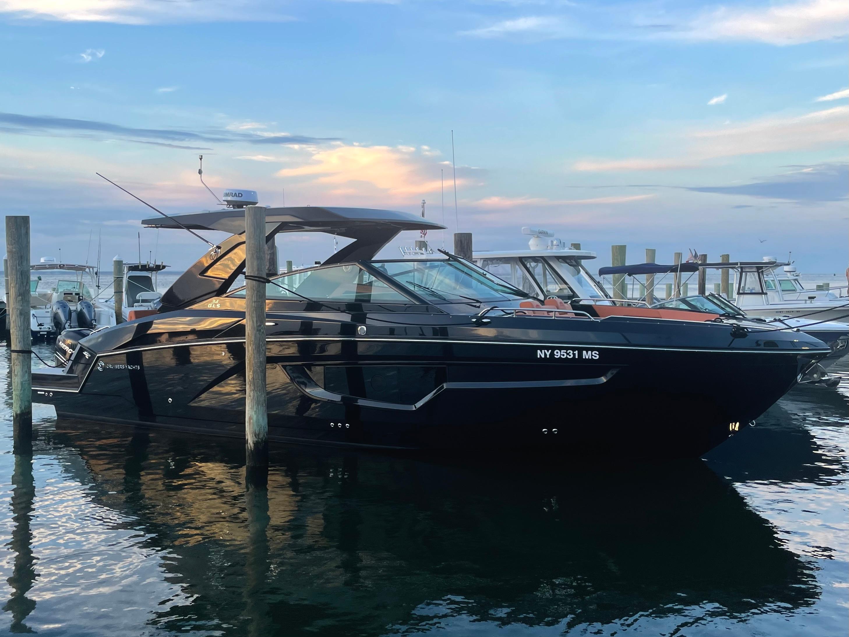 2022 Cruisers Yachts 34 GLS