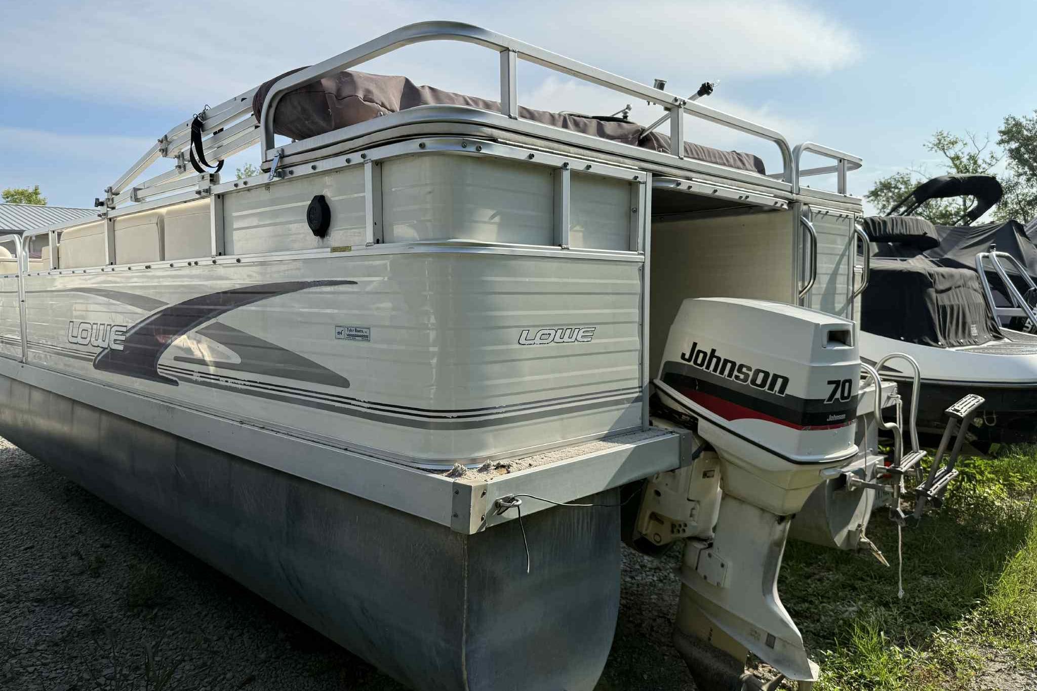 1997 Lowe 240 Family