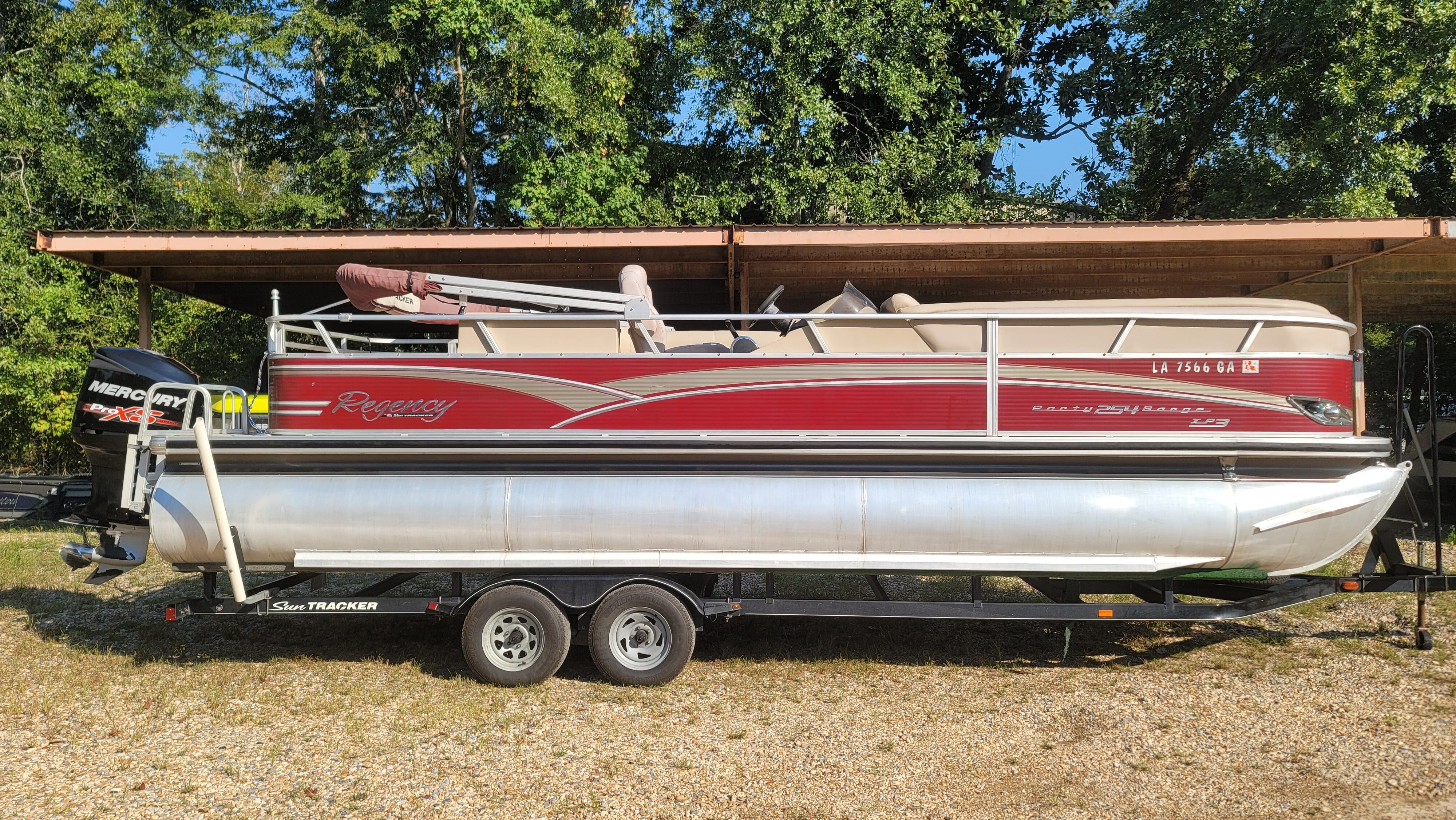 2013 Sun Tracker Party Barge 254 XP3