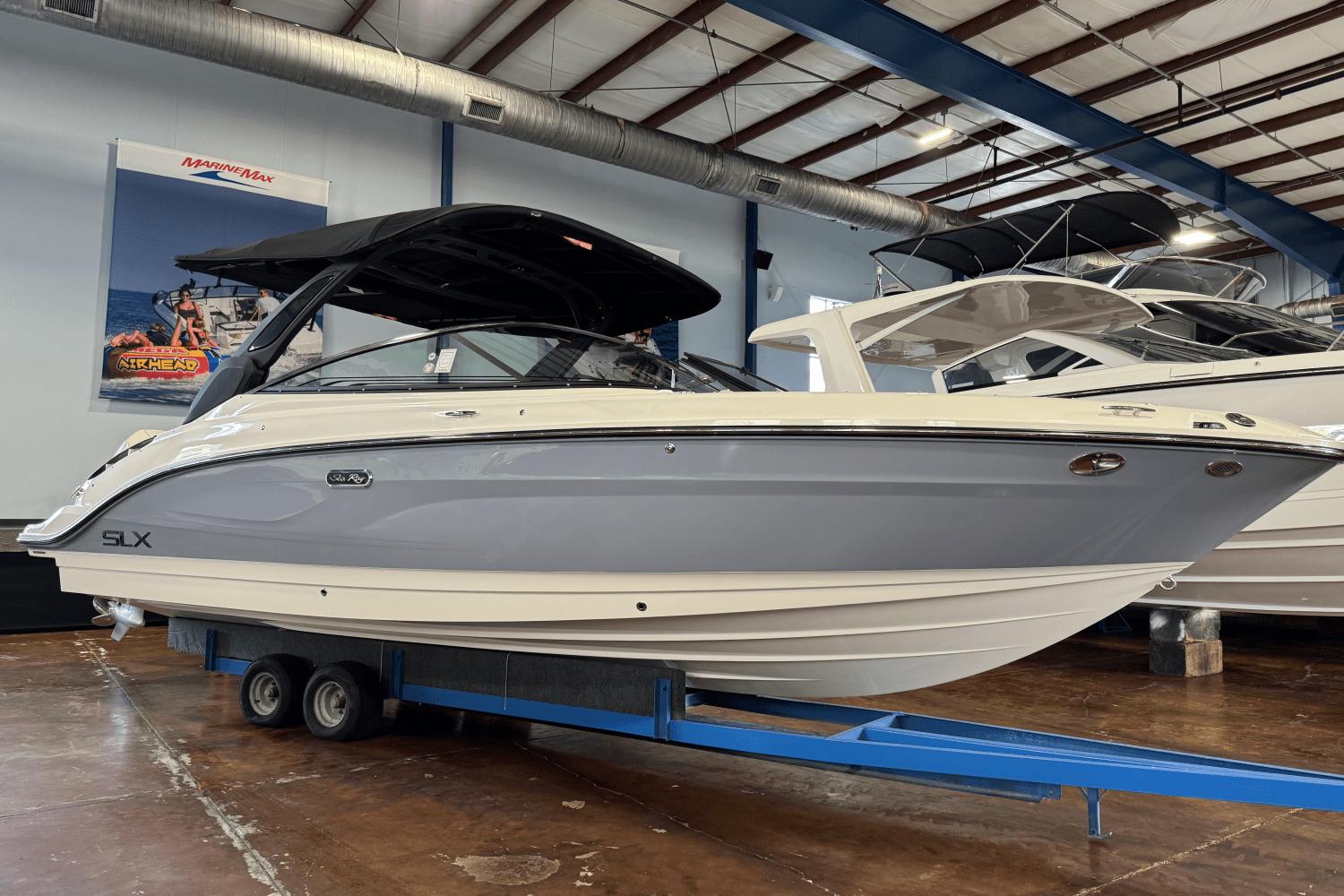 2025 Sea Ray SLX 260 Outboard