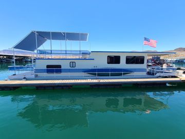 1977 Stardust Cruisers Houseboat
