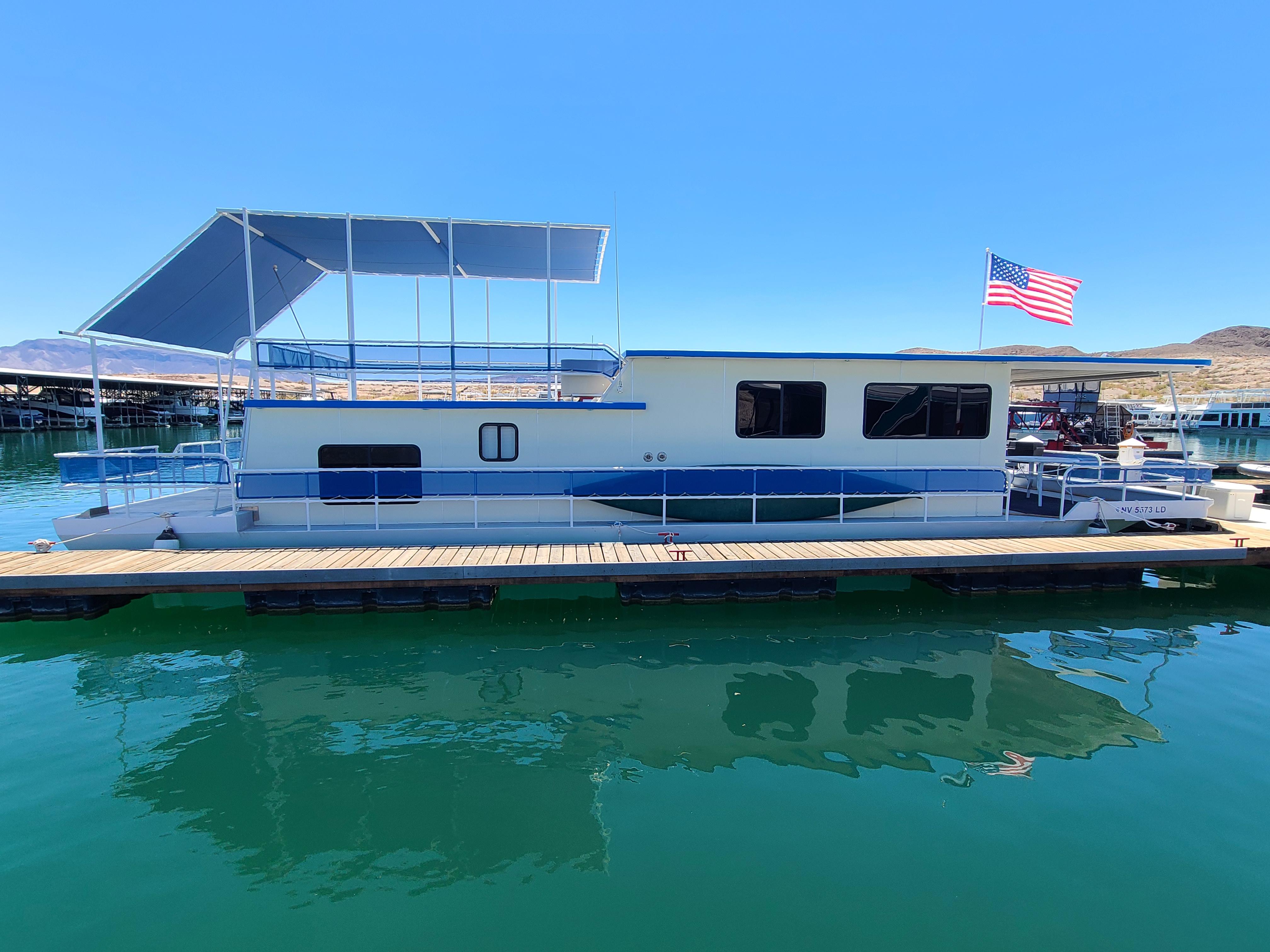 1977 Stardust Cruisers Houseboat