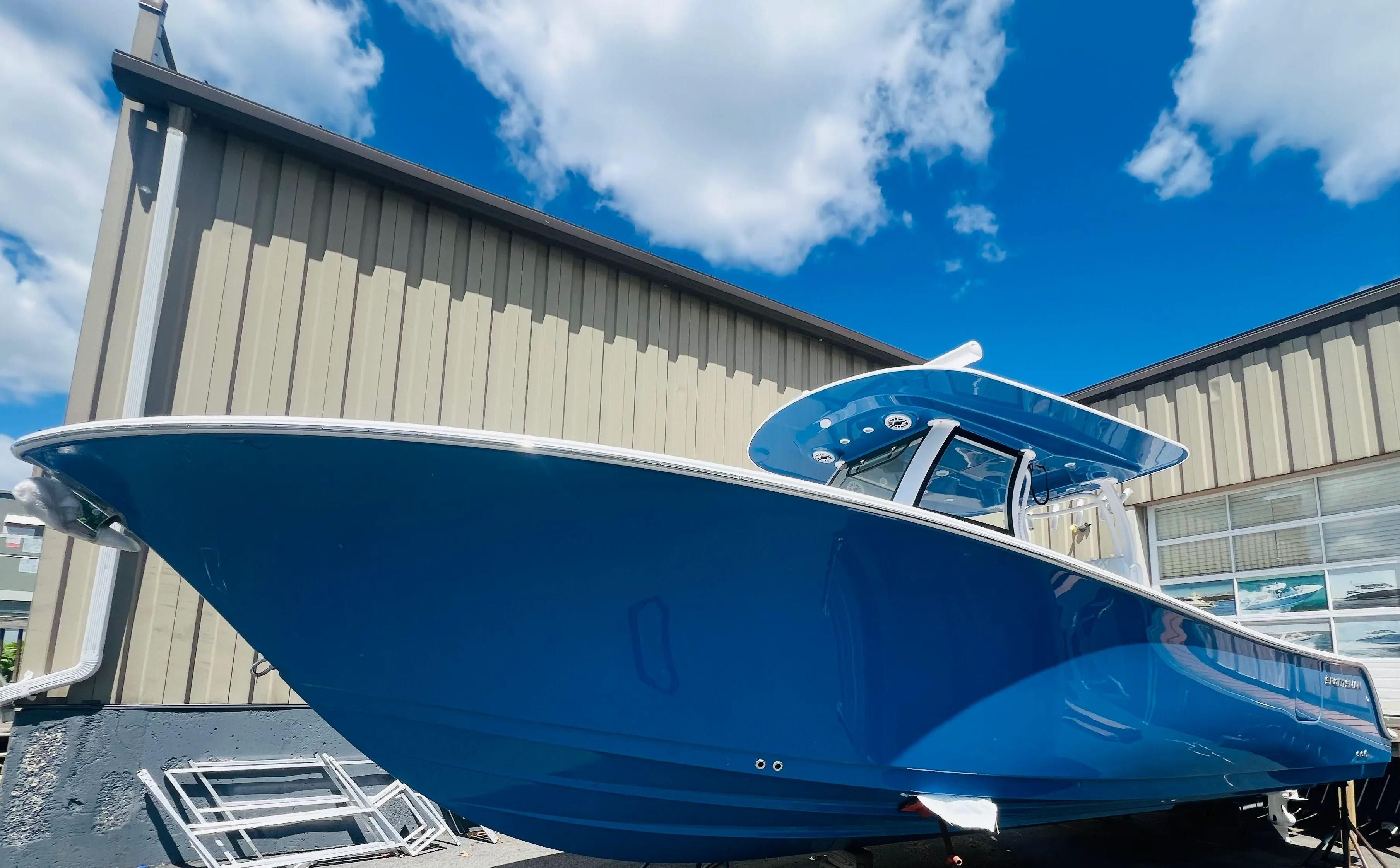 2025 Sportsman Open 302 Center Console