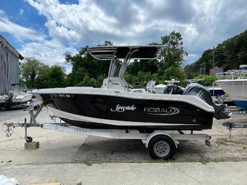 2021 Robalo R180 Center Console