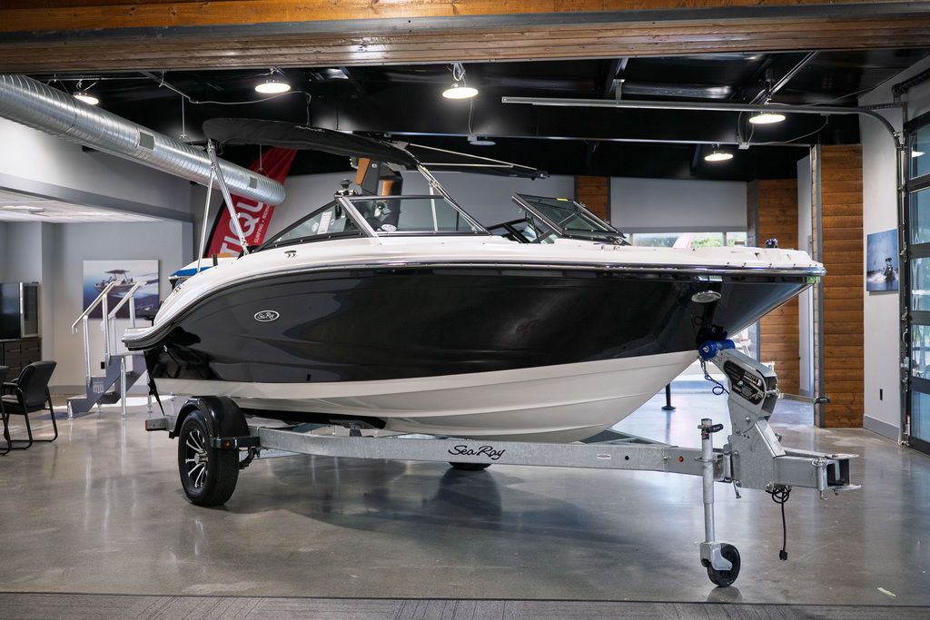 Sea Ray SPX 190 Outboard