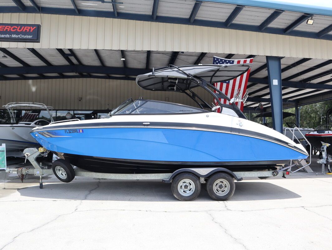 2017 Yamaha Boats 242X