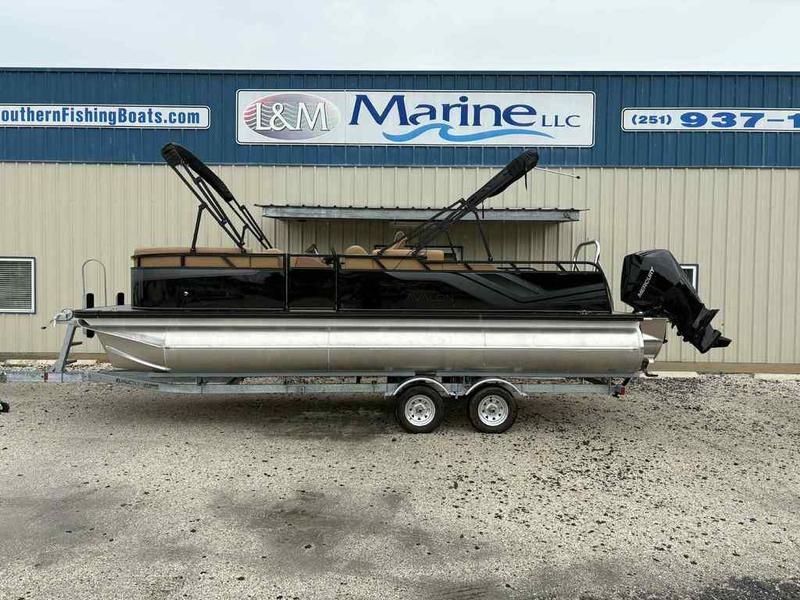 Avalon 23' VENTURE 85 VERSATILE REAR BENCH 2025 Avalon 23' Venture 85 Versatile Rear Bench pontoon boat on trailer at L&M Marine.