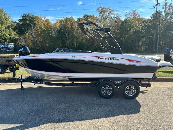 2024 Tahoe 210 Si Limited