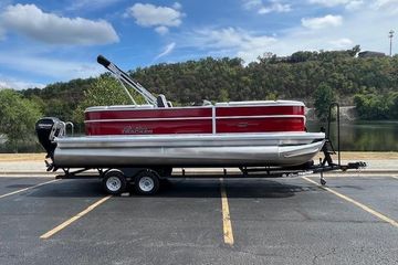 2026 Sun Tracker Party Barge 22 DLX