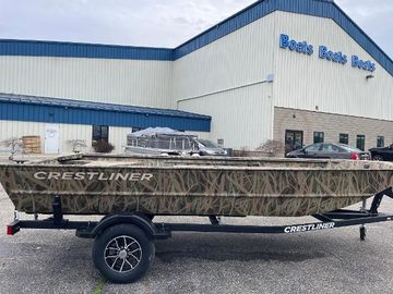 2025 Crestliner 1760 Retriever Jon Deluxe