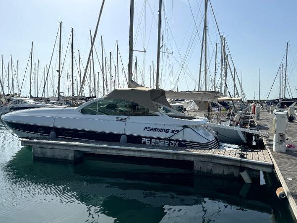 Pershing 38