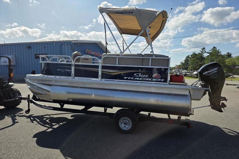 2025 Sun Tracker BB 16 XLS