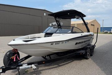 2015 Malibu Wakesetter 20 VTX