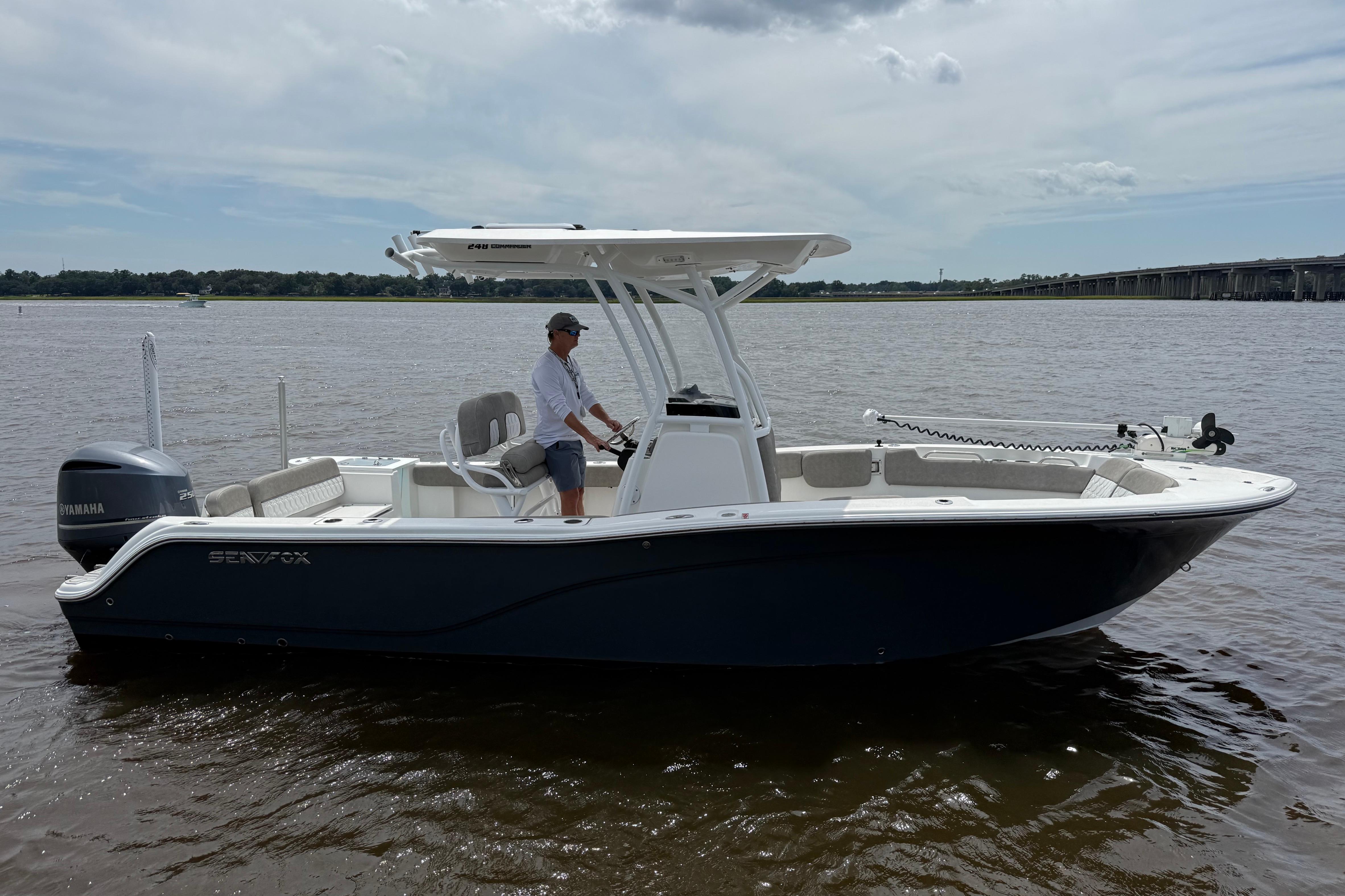 2021 Sea Fox 248 Commander