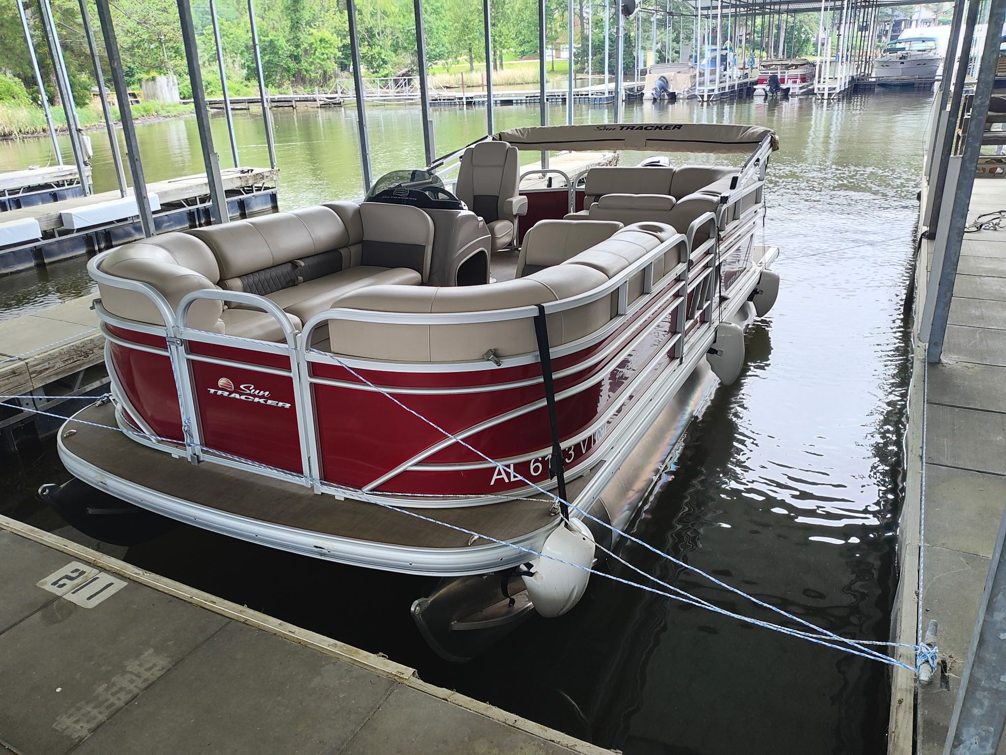 2023 Pontoon suntracker