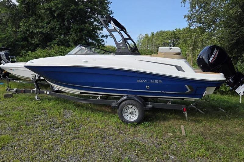 2025 Bayliner VR5 OB