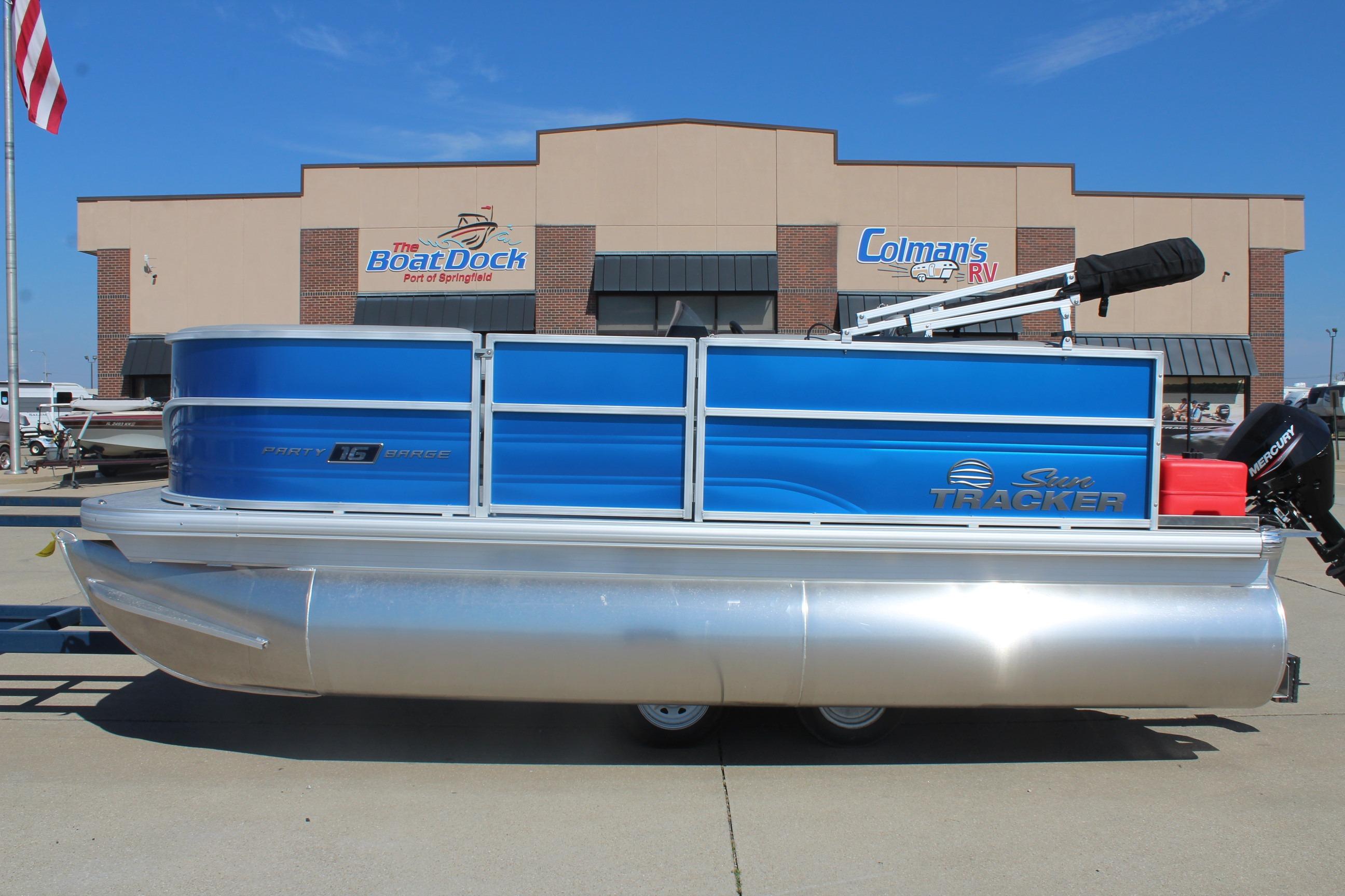 2026 Sun Tracker Party Barge 16 DLX