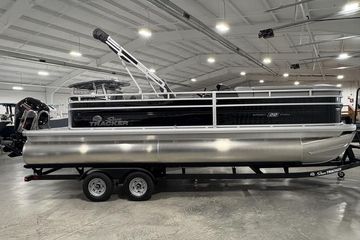 2026 Sun Tracker SportFish 22 DLX