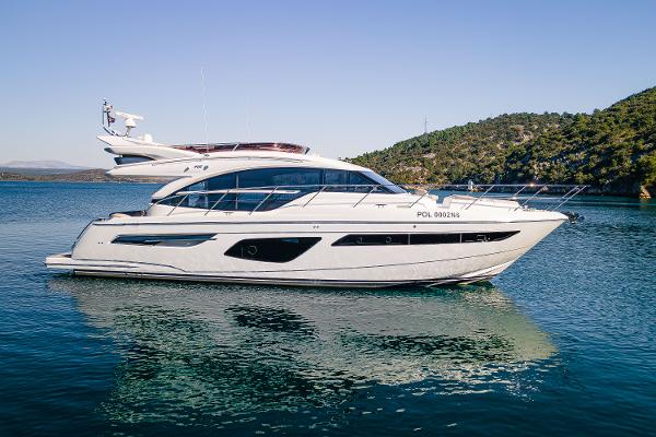 2021 Princess F55