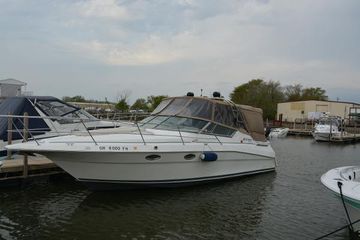 1997 Cruisers Yachts 3120 Aria