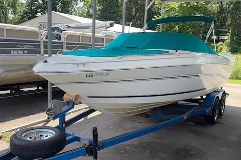 1998 Sea Ray 210 Signature