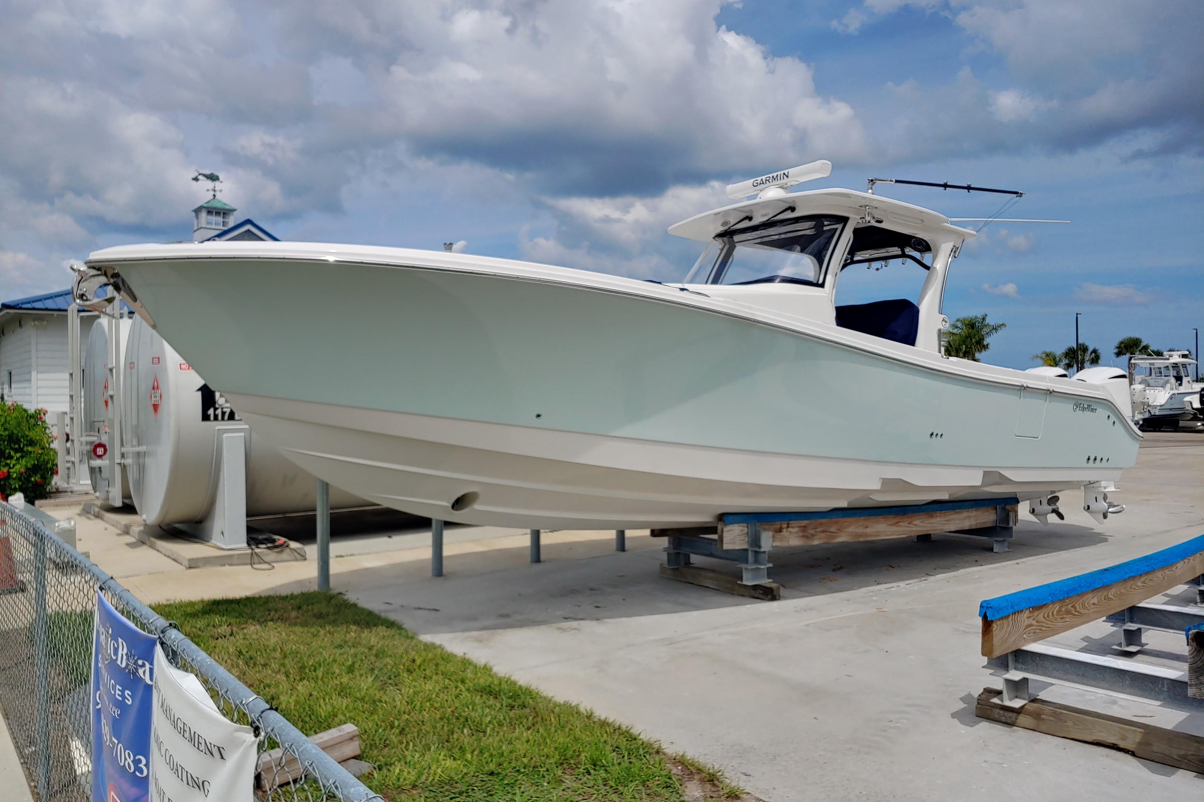 2021 Edgewater 370CC