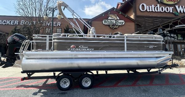 2025 Sun Tracker SportFish 22 DLX