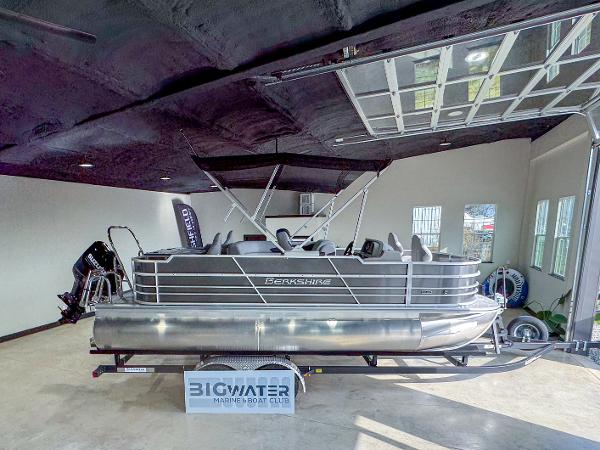 2025 Berkshire 20′ LE