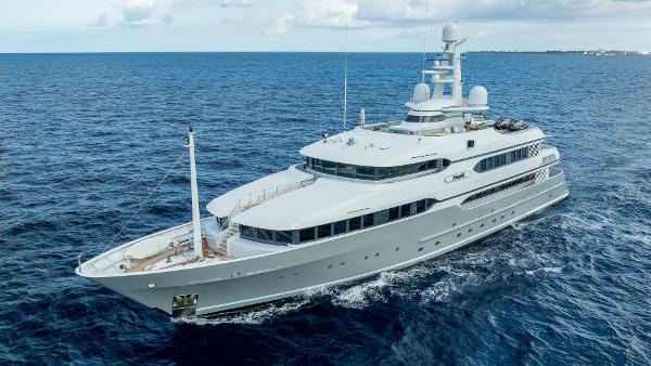 Feadship 51.8M Luxurious 2003 Feadship 51.8M yacht cruising on open sea.
