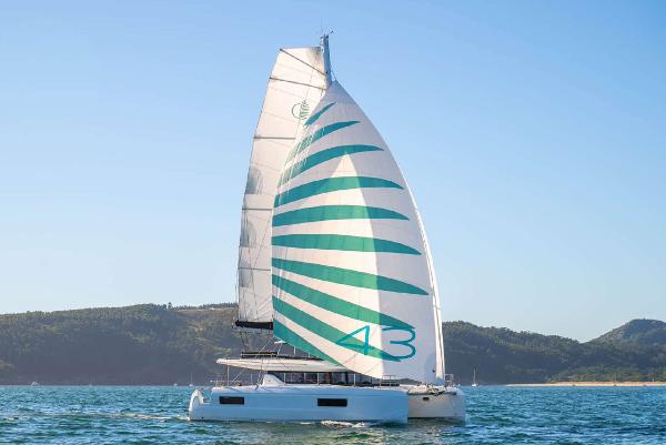 2025 Lagoon 43