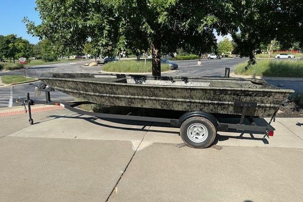 2026 Tracker Grizzly 1754 Utility