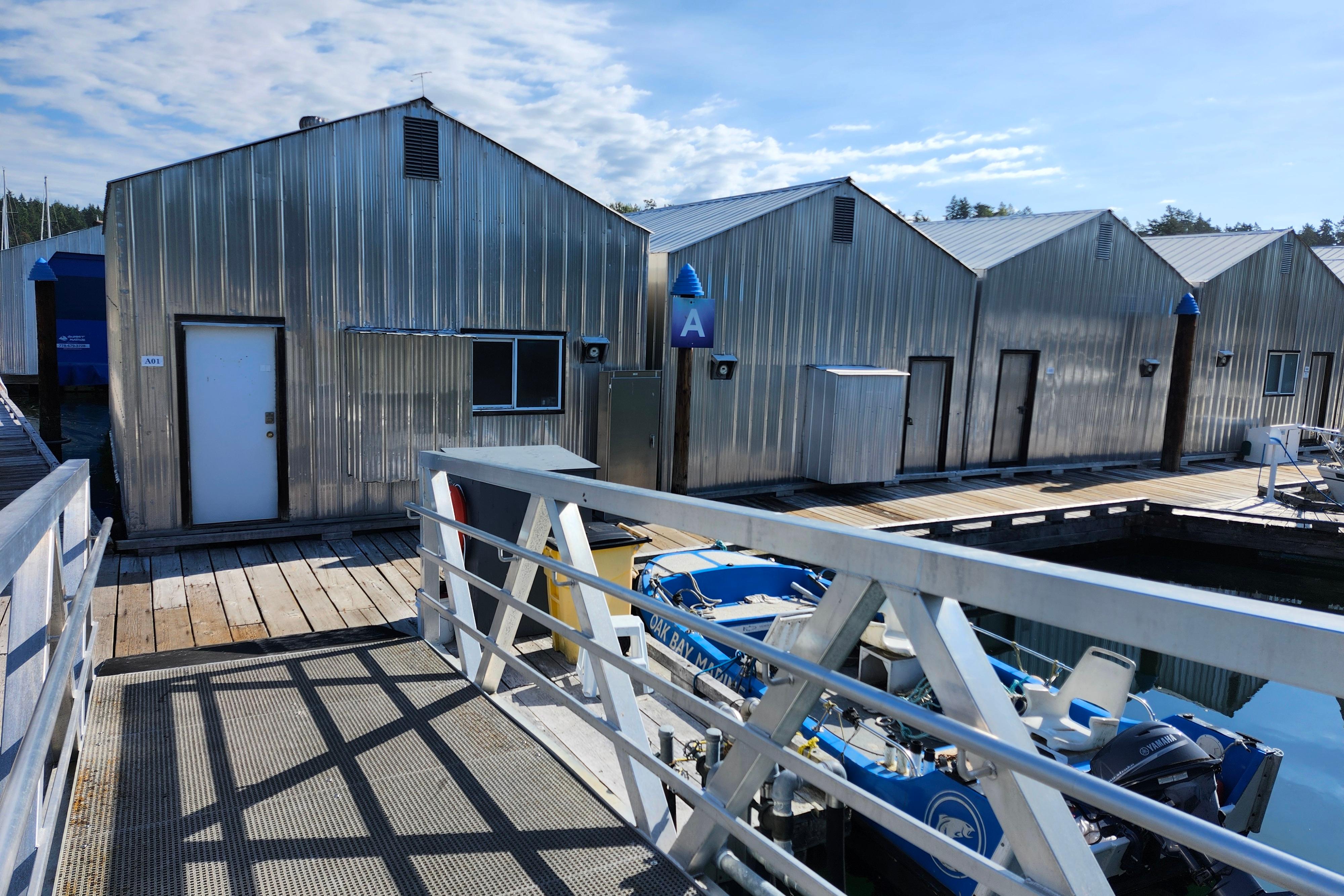 1989 Custom 35' x 14' Boathouse